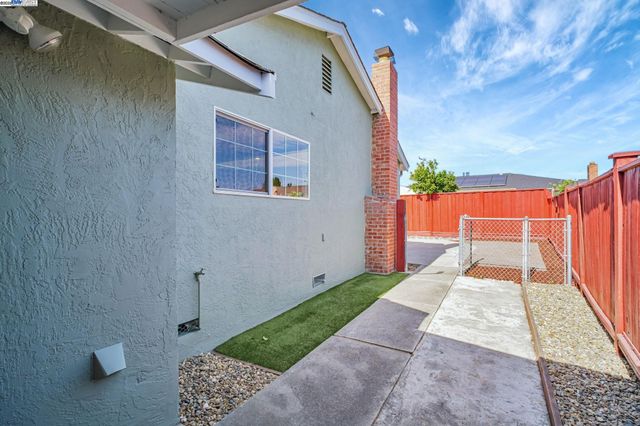 28028 Petrina Ct., Hayward, CA 94545