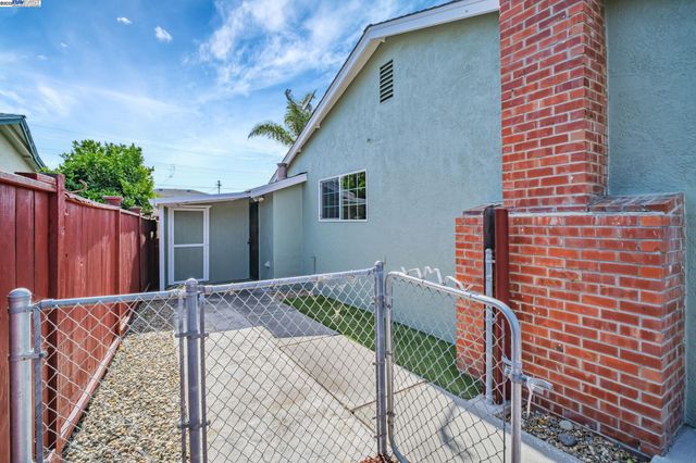 28028 Petrina Ct., Hayward, CA 94545