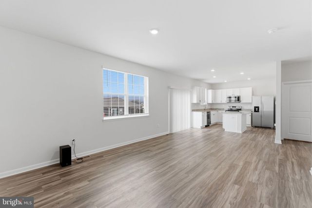 262 AYLESBURY LN, Martinsburg, WV 25403
