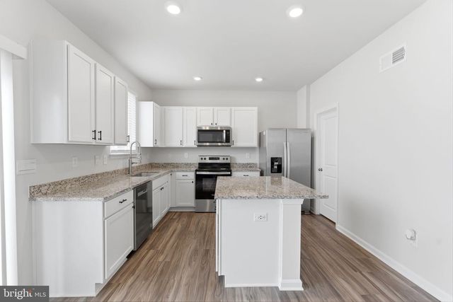 262 AYLESBURY LN, Martinsburg, WV 25403