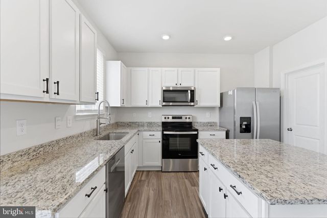 262 AYLESBURY LN, Martinsburg, WV 25403