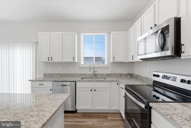 262 AYLESBURY LN, Martinsburg, WV 25403