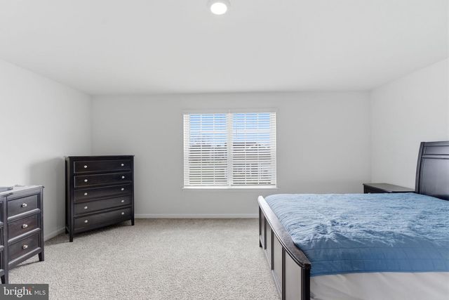 262 AYLESBURY LN, Martinsburg, WV 25403