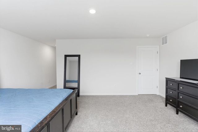 262 AYLESBURY LN, Martinsburg, WV 25403