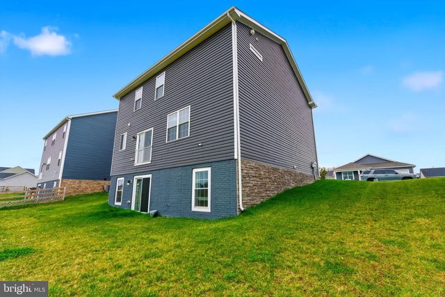 262 AYLESBURY LN, Martinsburg, WV 25403