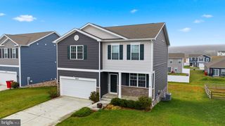 262 AYLESBURY LN, Martinsburg, WV 25403