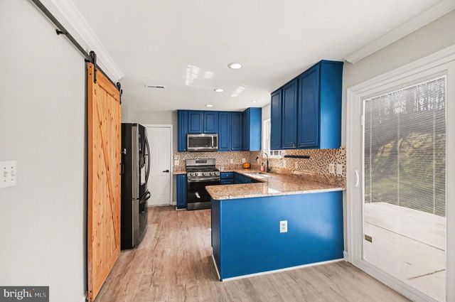 5729 RHODE ISLAND DR, Woodbridge, VA 22193