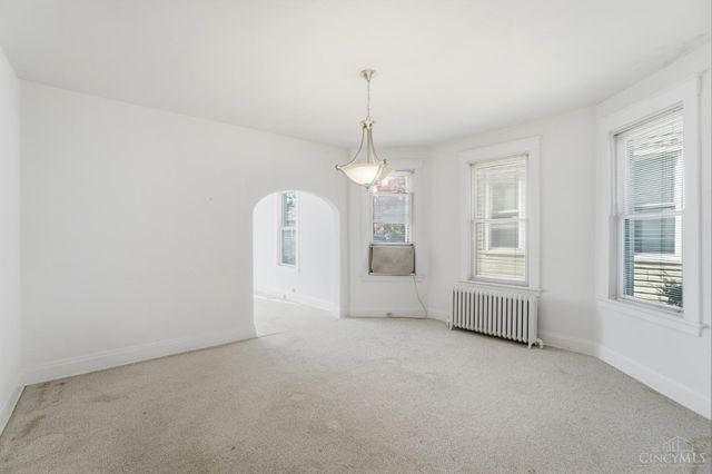 2842 Observatory Avenue, Cincinnati, OH 45208