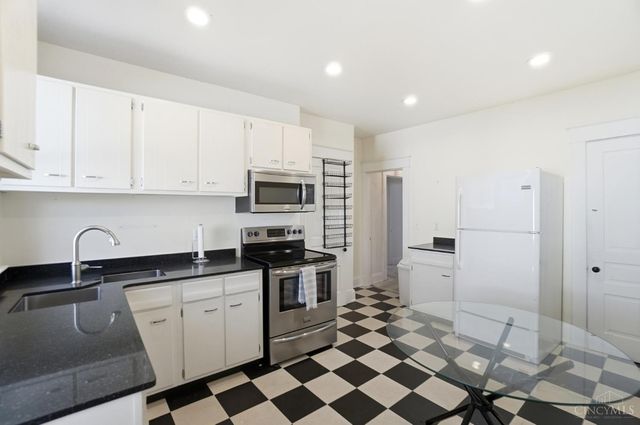 2842 Observatory Avenue, Cincinnati, OH 45208