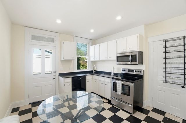 2842 Observatory Avenue, Cincinnati, OH 45208