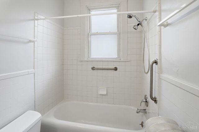 2842 Observatory Avenue, Cincinnati, OH 45208