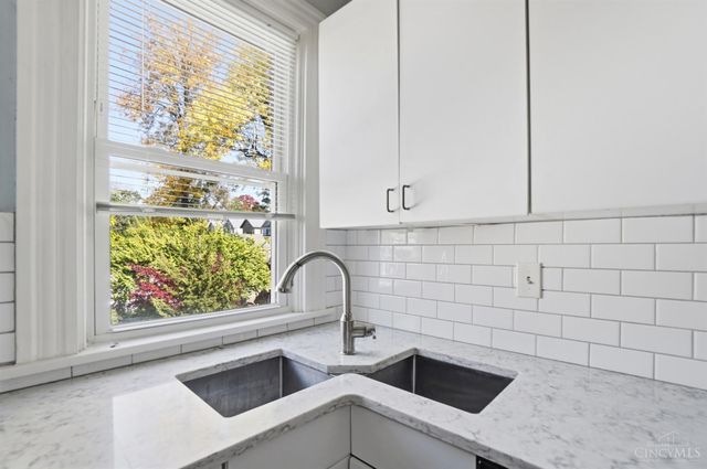 2842 Observatory Avenue, Cincinnati, OH 45208