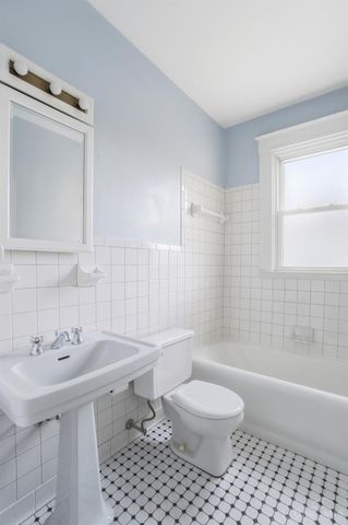 2842 Observatory Avenue, Cincinnati, OH 45208