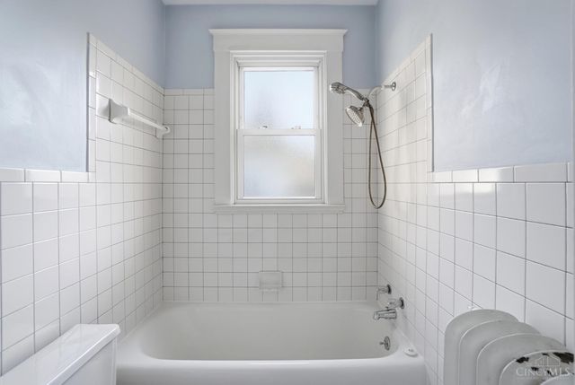 2842 Observatory Avenue, Cincinnati, OH 45208