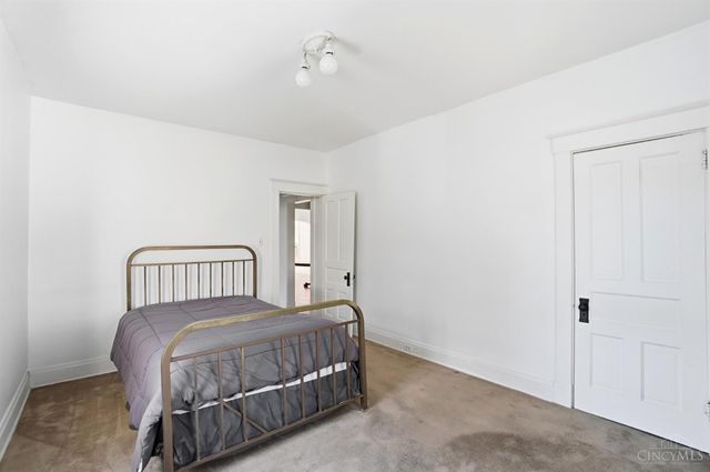 2842 Observatory Avenue, Cincinnati, OH 45208