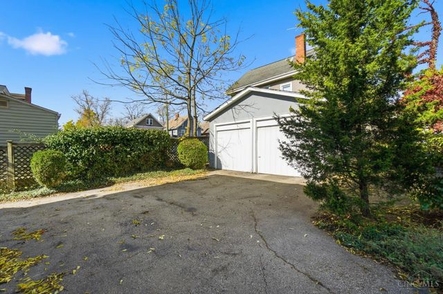 2842 Observatory Avenue, Cincinnati, OH 45208