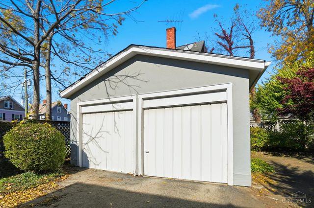 2842 Observatory Avenue, Cincinnati, OH 45208