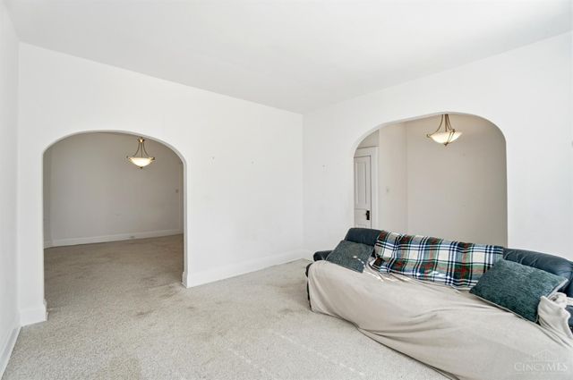 2842 Observatory Avenue, Cincinnati, OH 45208