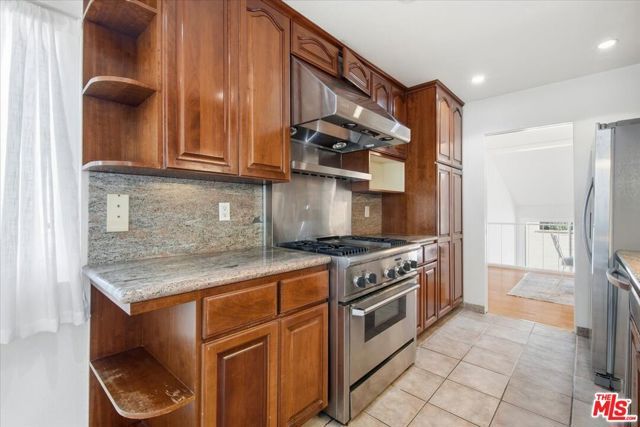 13065 Mindanao Way 8, Marina Del Rey, CA 90292