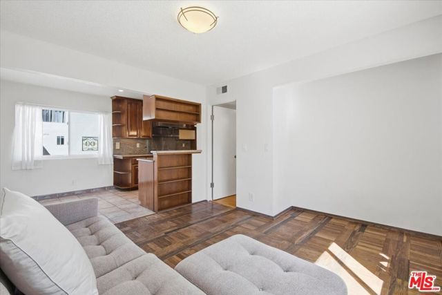 13065 Mindanao Way 8, Marina Del Rey, CA 90292