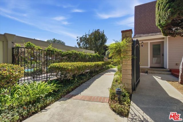 13065 Mindanao Way 8, Marina Del Rey, CA 90292