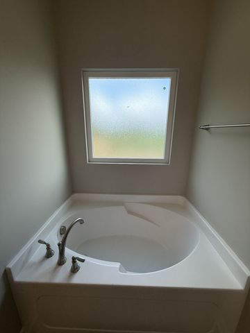 31 Spring House Dr, Manchester, TN 37355