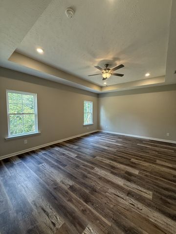 31 Spring House Dr, Manchester, TN 37355