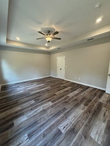 31 Spring House Dr, Manchester, TN 37355