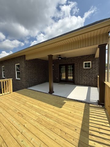 31 Spring House Dr, Manchester, TN 37355