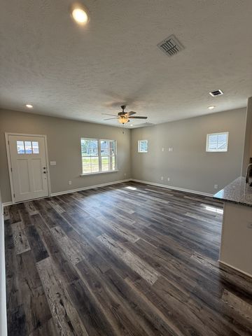 31 Spring House Dr, Manchester, TN 37355