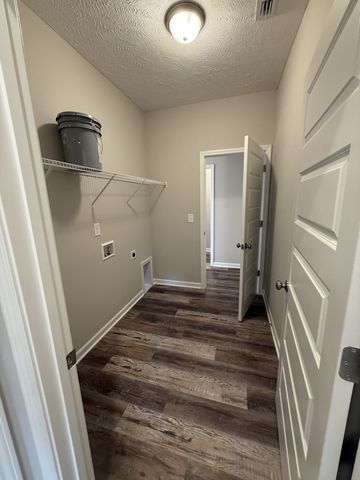 31 Spring House Dr, Manchester, TN 37355