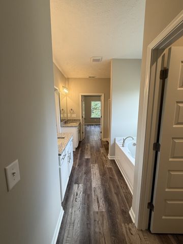 31 Spring House Dr, Manchester, TN 37355