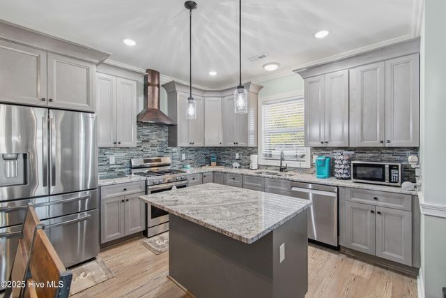 204 Chestnut Drive SW, Supply, NC 28462