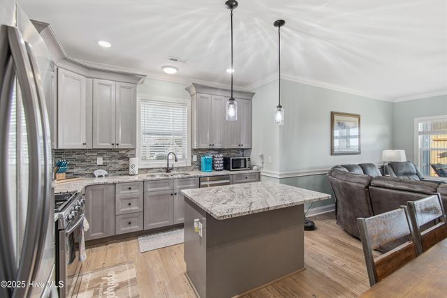 204 Chestnut Drive SW, Supply, NC 28462