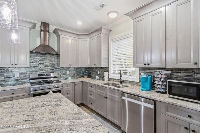 204 Chestnut Drive SW, Supply, NC 28462