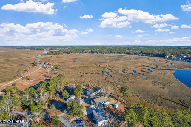 204 Chestnut Drive SW, Supply, NC 28462