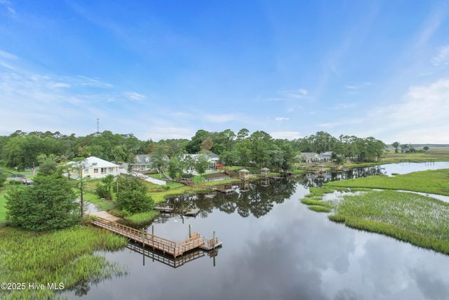 204 Chestnut Drive SW, Supply, NC 28462