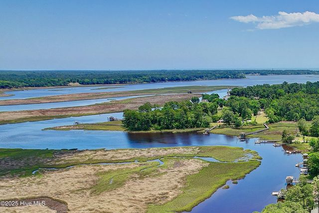 204 Chestnut Drive SW, Supply, NC 28462