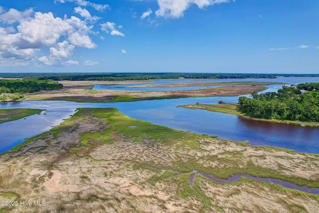 204 Chestnut Drive SW, Supply, NC 28462