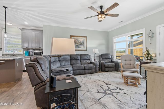 204 Chestnut Drive SW, Supply, NC 28462