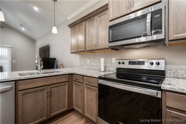 3000 Bales Way, Jeffersonville, IN 47130