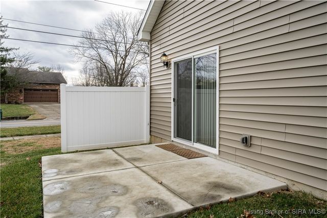 3000 Bales Way, Jeffersonville, IN 47130