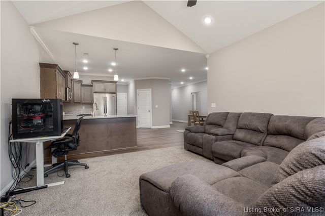 3000 Bales Way, Jeffersonville, IN 47130