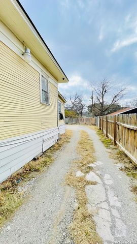 1108 Fresno, San Antonio, TX 78201