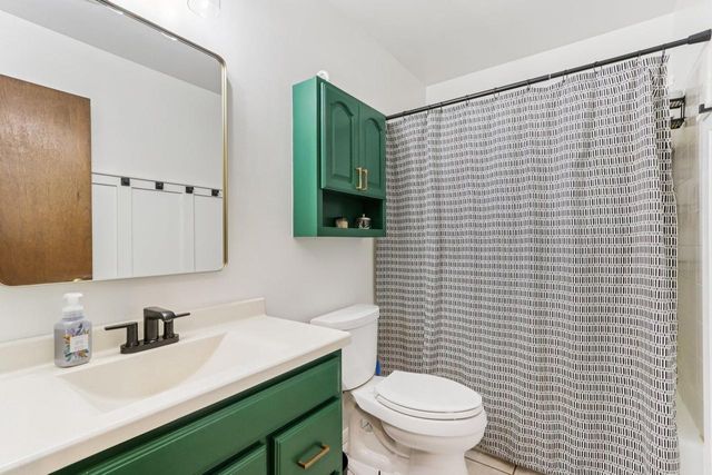 2808 Comanche COURT S, Waukesha, WI 53188