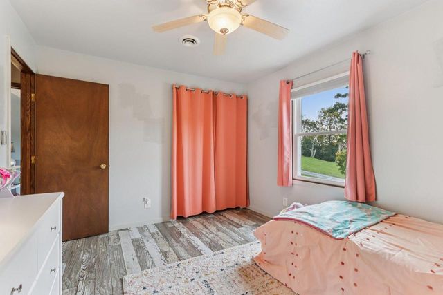 2808 Comanche COURT S, Waukesha, WI 53188