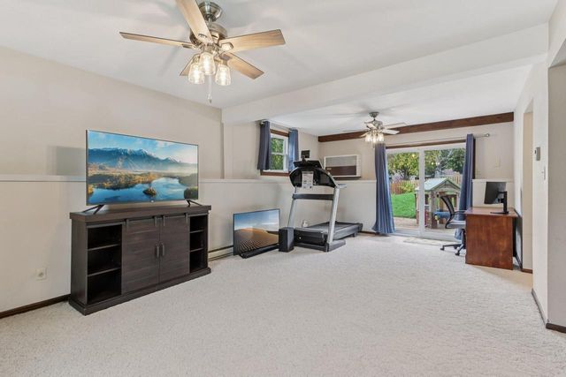 2808 Comanche COURT S, Waukesha, WI 53188