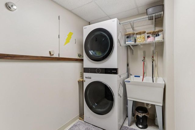 2808 Comanche COURT S, Waukesha, WI 53188