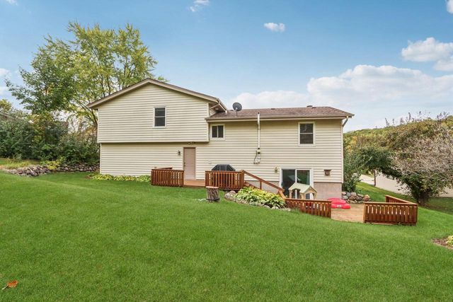 2808 Comanche COURT S, Waukesha, WI 53188