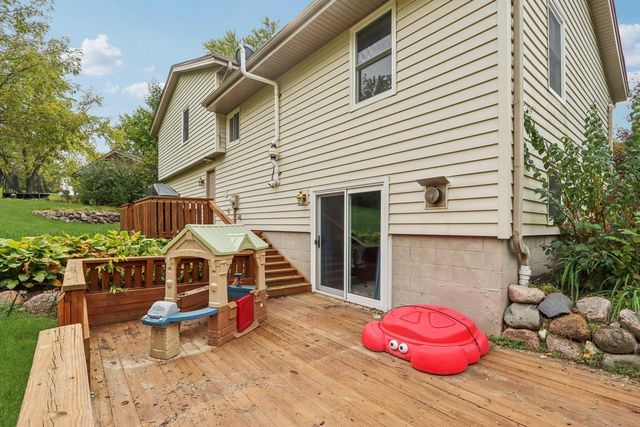 2808 Comanche COURT S, Waukesha, WI 53188